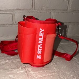 Stanley 40 oz quencher carrier used great condition.